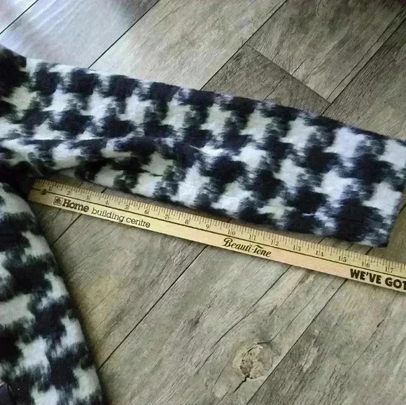 Renuar black and white women's large winter  jacket, Excellent Condition - Picture 7 of 8